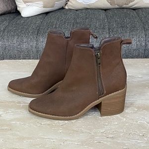 Universal Thread Ankle Boots